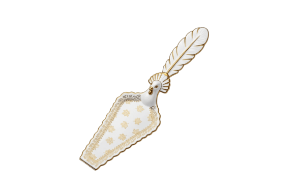 Styling Your Thanksgiving Table with an Elegant White Gold Decorative Server